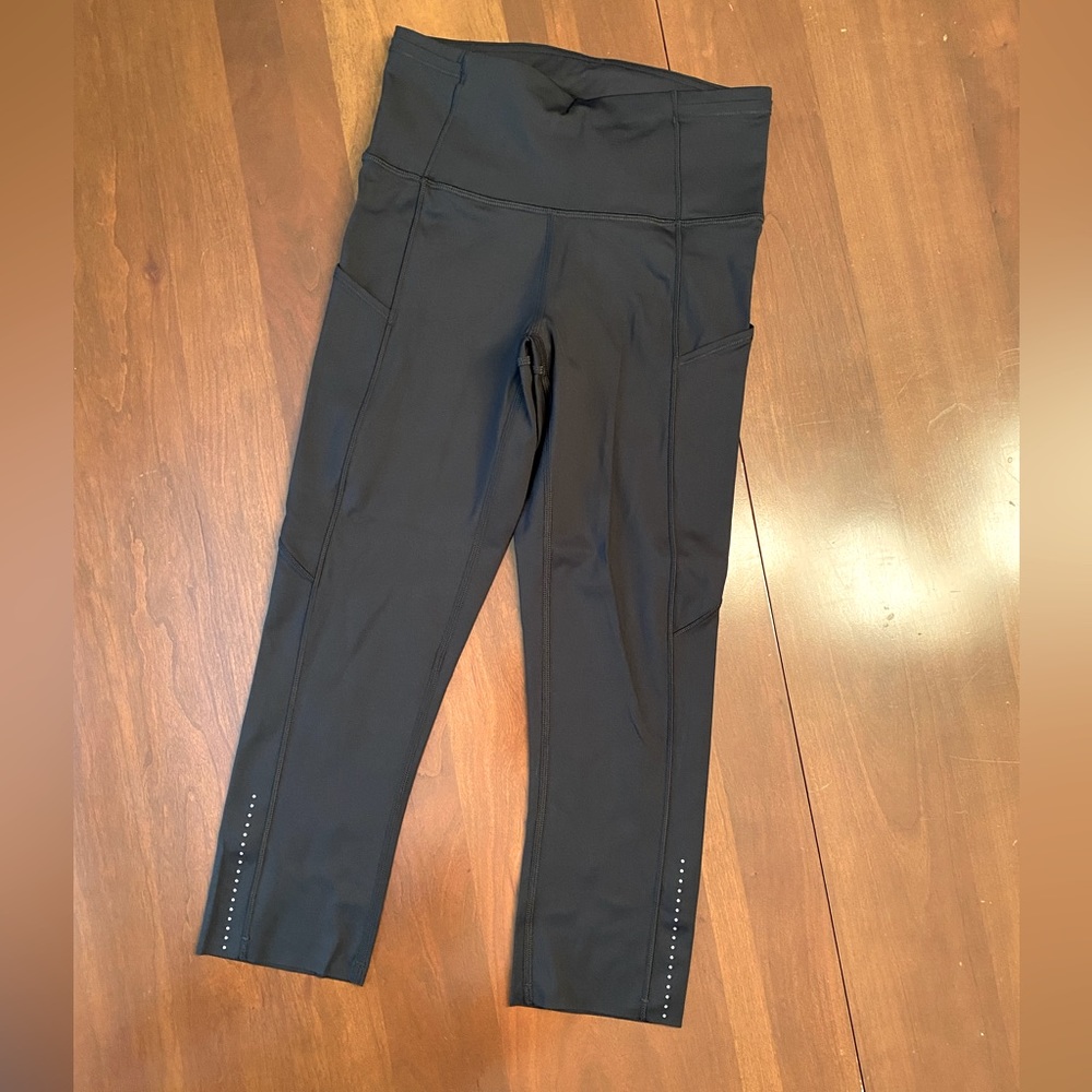 Lululemon Black crop tight - 4